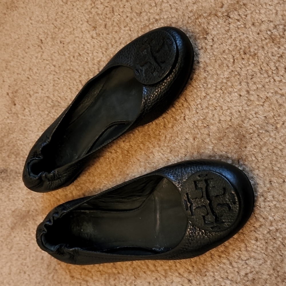 Tory Burch Pebble Leather Flats